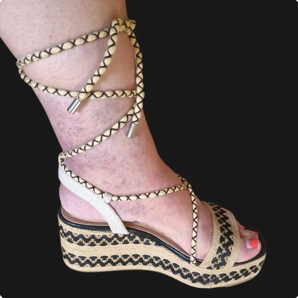 Strappy wedge sandals NWOB size 9